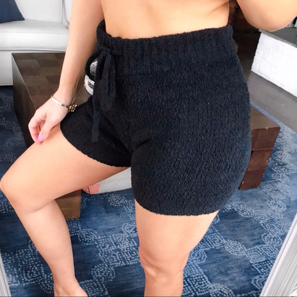 🖤 BLACK FLUFFY KNIT RELAXED SHORTS! - Picture 3 of 9
